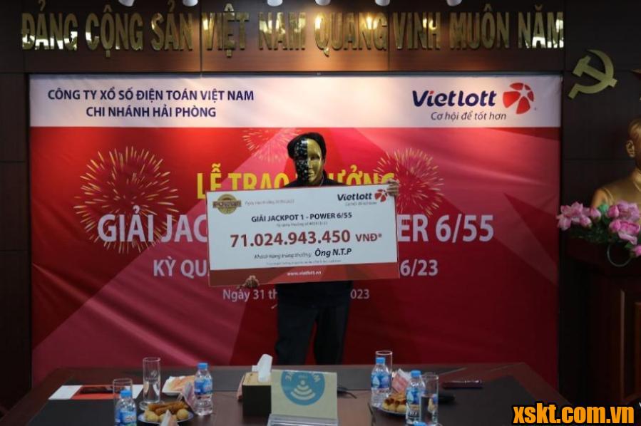 Vietlott trao thưởng 71 tỷ đồng cho khách hàng Quảng Ninh trúng giải Jackpot 1 XS Power 6/55