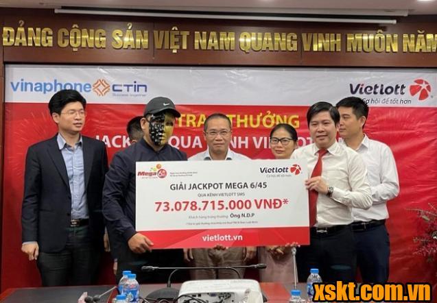 Trúng Jackpot 73 tỷ XS Mega, chồng lập tức báo tin vui cho vợ