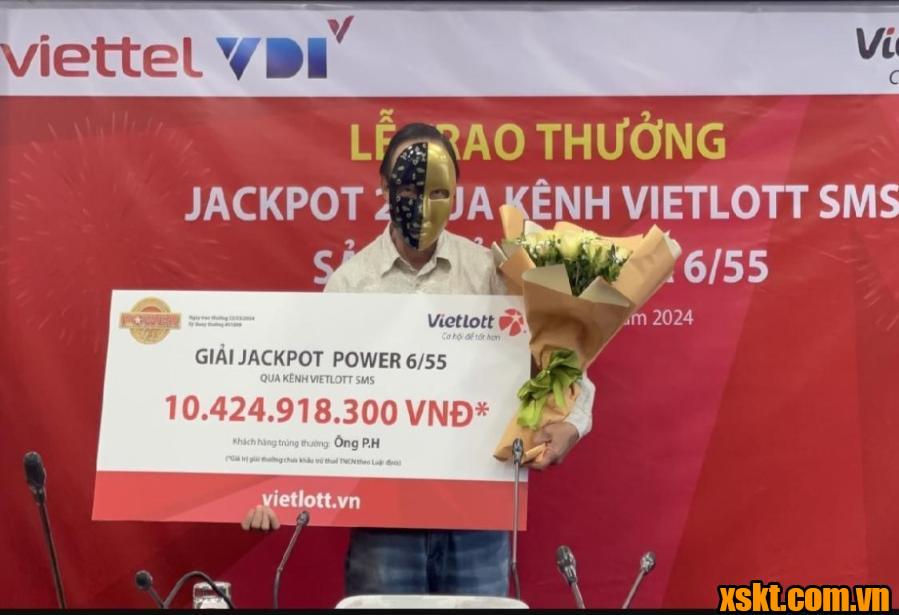 Vietlott: Lướt tin nhắn vợ chồng phát hiện trúng độc đắc 10 tỷ đồng