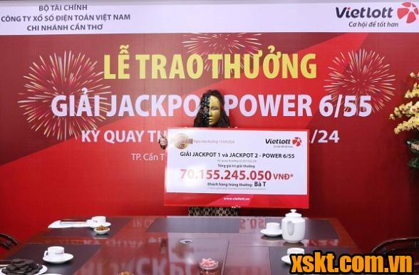 XS Power: Người phụ nữ Kiên Giang cùng lúc trúng cả hai giải Jackpot và 48 giải nhất