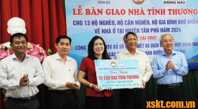 Công ty XSKT Đồng Nai bàn giao 7 nhà tình thương cho hộ nghèo